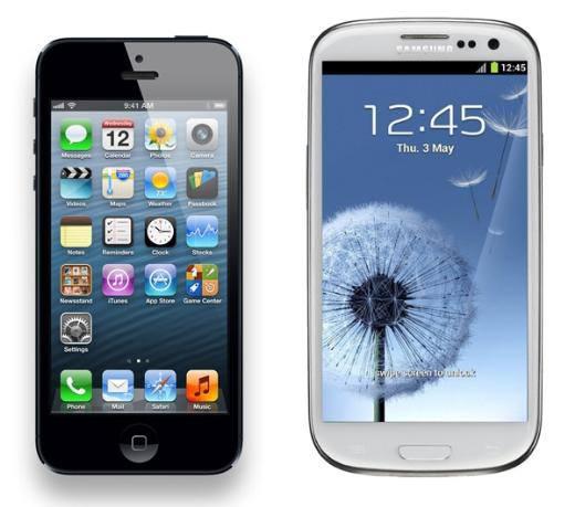 Peki tüketiciler aralık ayında Türkiye’de satışa sunulacak iPhone 5’i beklesinler mi yoksa bunun yerine Samsung’un Galaxy S III modelini mi tercih etsin. Buna karar vermek için iki devin son teknoloji ürünlerileri arasında farka bakmanızda fayda var. İki firmanın ürettiği telefonlar karşılaştırıldığında ortaya çıkan en önemli farklardan biri Samsung SIII’ün ekran büyüklüğünde liderliğini koruması. iPhone 5, en ince akıllı telefon olma özelliği ile Samsung S III’e meydan okuyor.