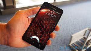 HTC Droid DNA 8 megapiksel dahili kamerası ile 3264x2448 piksel çözünürlüğünde fotoğraf çekimi yapabilen cihazın ağırlığı 140 gramı geçmiyor. 