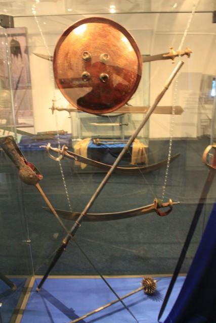 St. Petersburg’da bulunan Savaş Tarihi Müzesi’nde “16-19. Yüzyıllar arası Doğu Silahları” adıyla düzenlenen sergide, Osmanlı’nın savaşlarda kullandığı silahlar sergileniyor.