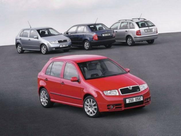 <p>Skoda Fabia HB 1.2 100 Km'de 5.3lt yakıt tüketiyor.</p>