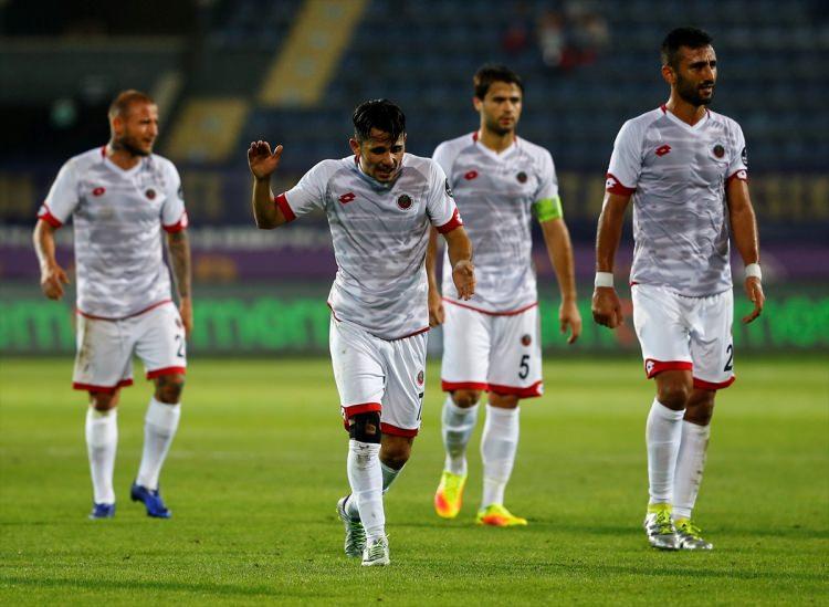 <p>GENÇLERBİRLİĞİ<br />
<br />
Toplam Piyasa Değeri: 30,83 milyon €<br />
<br />
Futbolcu başına ortalama piyasa değeri: 1,03 milyon €</p>