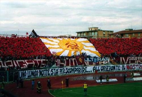 <p>Livorno - Koyu Kırmızı</p>