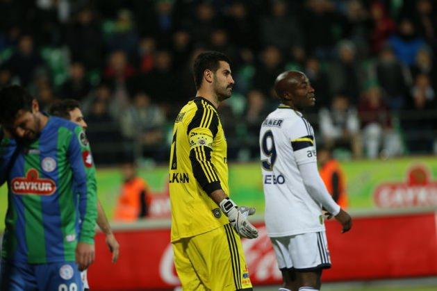 <p>@k_ilic "nelerle uğraşıyolar ya ehe ehe" diyen adama bakın &ccedil;etelesini tutmuş.</p>