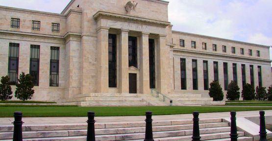 25 Nisan Fed, ABD ekonomisinin ılımlı düzeyde büyüdüğünü belirtti, Avrupa'dan kaynaklanan risklerin ise sürdüğü uyarısında bulundu.
