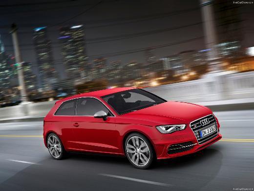 <p>Audi: S3, A3 Sportback, A3 Sedan, RS 6 Avant Audi, yeni yılda 5 yeni modelini yollara çıkarmaya hazırlanıyor. S3 ilk çeyrekte, 5 kapılı A3 Sportback ikinci çeyrek başı satılmaya başlandı. RS 6 Avant yılın üçüncü çeyreğinde satışta olacak. Audi, en iddialı modelini ise yılın son çeyreğine sakladı. Efsane modeli A3’ün merakla beklenen sedan versiyonu satışa sunulacak. Doğuş Otomotiv sadece A3 Sedan’dan yılda 5 bin adet satmayı hedefliyor. Aralık’ta son olarak S3 Sportback gelecek.</p>