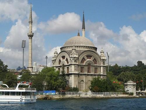<p>Dolmabahçe Camii restore edilmeden önce... </p>
