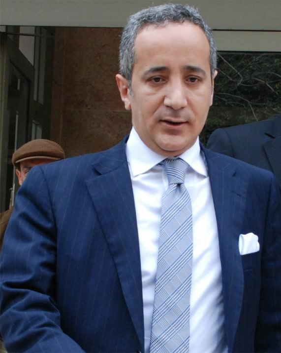 2 ARALIK 2011: İDDİANAME AÇIKLANDI: Futbolda şike iddialarına yönelik yürütülen soruşturma kapsamında hazırlanan iddianame, İstanbul 16. Ağır Ceza Mahkemesi'ne gönderildi. Savcı Mehmet Berk’in hazırladığı iddianameyi onaylayarak Mahkeme'ye Cumhuriyet Başsavcıvekili Fikret Seçen kısa bir açıklama yaptı.