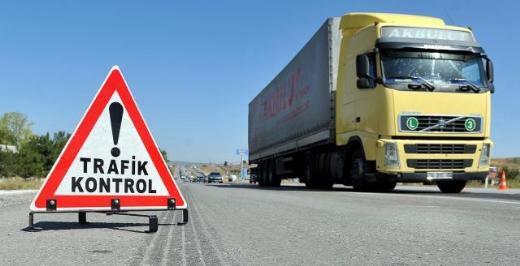 Yetkili kişilerin işaretlerine uymamak 166 lira.