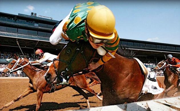 JULIEN LEPAROUX VE SANIBEL STORM   28 Nisan 2006   At yarışlarından bir kare... Sanibel Storm isimli ata binen jokey Julien Leparoux dengesini kaybettiği ve attan düştüğü anda objektife böyle takılmıştı. At da Julien Leparoux da yara almamıştı.