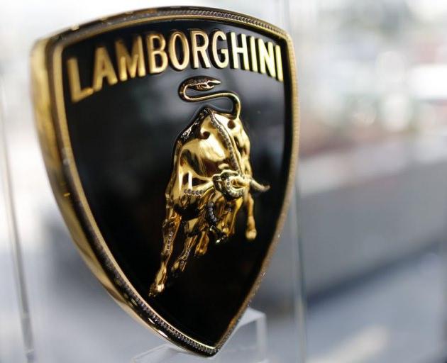 <p>Lamborghini - İtalyan Malı</p>
