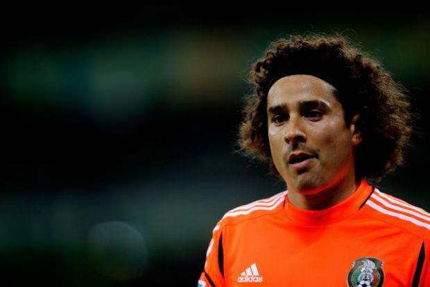 <p><strong>Guillermo Ochoa, Ajaccio</strong><br />29 yaşındaki Meksikalı kaleci Fransa'da başarılı üç sezon geçirdi ve bu yaz en ciddi taliplisi Marsilya olacak. Liverpool'un da futbolcuyu takipte olduğu belirtiliyor.</p>