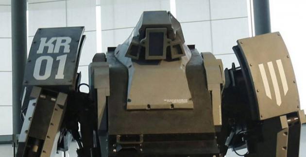 Kokpitten yönetilen robot, sensörlerle hareketleri ve yüz ifadelerini algılayabiliyor. Mermi atılabilen robot, iPhone uygulaması ile de yönetilebiliyor. 