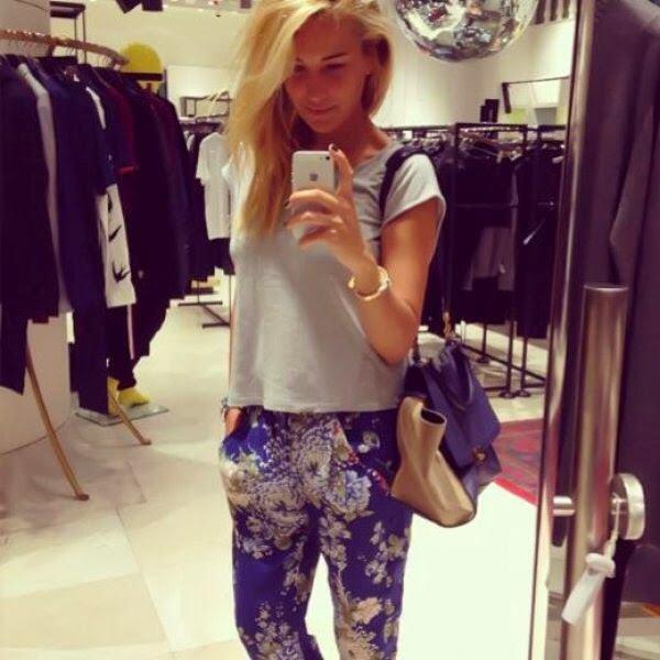 <p><strong>İşte Burcu Ulusoy tercih ettiği günlük kombinler...</strong></p>