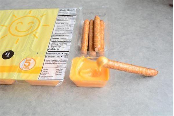 <p><strong>ABD</strong><br />
Beş pretzel ve peynir sosu</p>