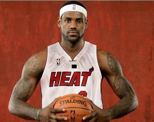 5- LeBron James NBA’de 2011-2012 sezonunda en değerli sporcu ödülünü kazanan LeBron James’in marka değeri de 26 milyon dolar. James’e sponsor olanlar arasında McDonalds, Coca-Cola ve Nike bulunuyor.