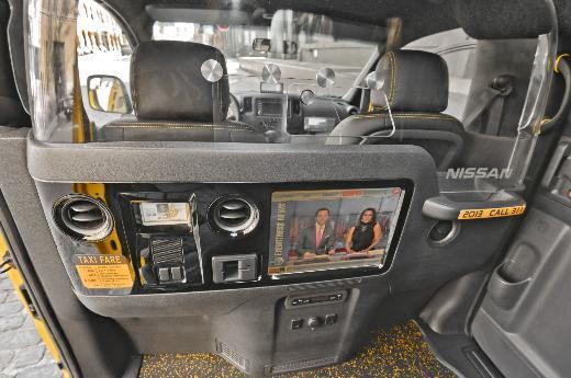 <p>2011 yılında gerçekleşen New York geleceğin taksisi ihalesini kazanan Japon otomobil üreticisi Nissan'ın, ayrıcalıklı hakları mahkeme kararı neticesinde hükümsüz kılındı. İhalenin finalistleri arasında Karsan ve Ford Otosan da yer alıyordu.</p>