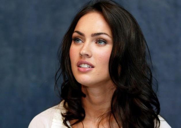 Megan Fox - Scarlett Johansson gibi, Megan Fox da Hollywood'un en ateşli yıldızlarından olarak görülüyor. Transformers ve Jennifer's Body gibi filmlerdeki rollerinde seks sembolü karakterleri canlandıran ünlü oyuncunun görünüşü oyunculuğundan ön planda tutuluyor.