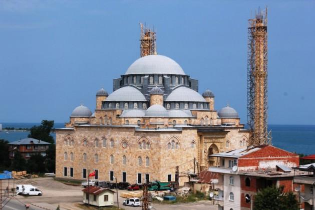 Kendine hayran bıraktıran cami