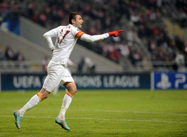 <p>Başarının mimarlarından Burak Yılmaz da, attığı 6 golün karşılığını alırken, UEFA tarafından 2012 yılının en iyi 12 forvet oyuncusu arasında gösterildi.</p>