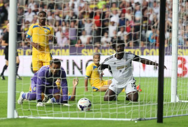 <p><strong>Romanya:</strong> En fazla 5 yabancı futbolcu kadroda bulundurulabilir. En fazla 5 yabancı futbolcu ilk 11'de sahaya çıkabilir.</p>