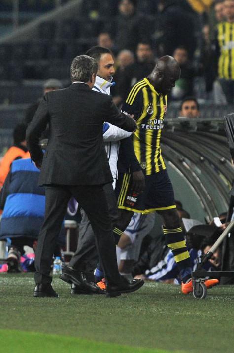 <p>Süper Lig'in 25. haftasında Fenerbahçe ile Kayseri Erciyesspor arasında oynanan mücadelede ilginç bir an yaşandı.</p>