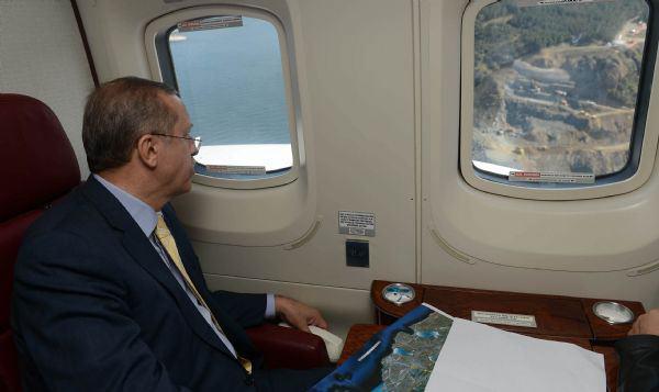 Başbakanlık Basın Merkezi, Erdoğan´ın incelemeleriyle ilgili helikopterden çekilen görüntüleri basınla paylaştı.