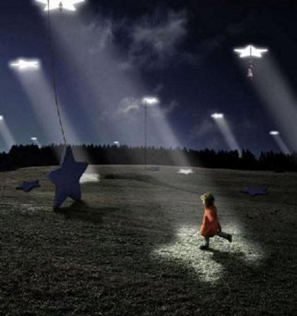 <p>27. Gece dışarıda yıldızlara bakmak</p>