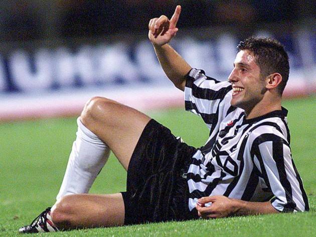 <p>Nihat Kahveci, Beşiktaş'tan Real Sociedad'a: 5 milyon Euro</p>