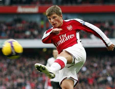 Arsenal'de yedek kulübesine demir atan Andrey Arshavin için ayrılık vakti geldi. 31 yaşındaki Rus oyuncuyu transfer etmek için ülkesinden kulüpler sıraya girdi.