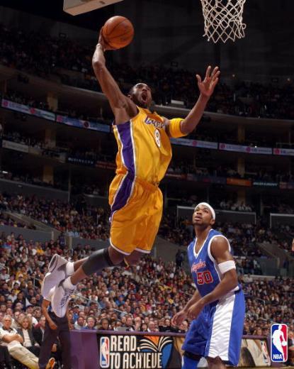 6- Kobe Bryant  NBA’de 14 kez All Star organizasyonuna seçilen Kobe Bryant, Türk Havayolları, Nike, Smart Car sponsorluklarından toplam 32 milyon dolar kazandı. Marka değeri 18 milyon dolar.