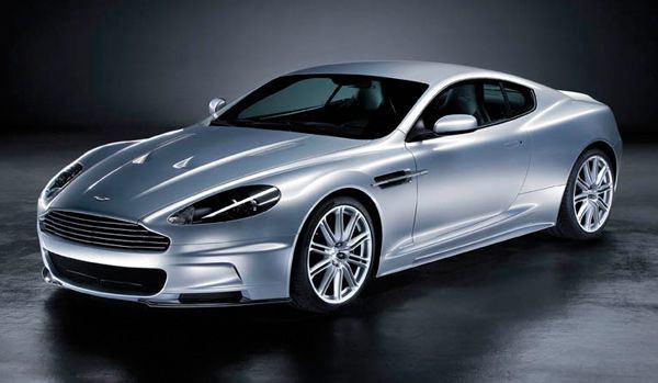 4 adet Aston Martin