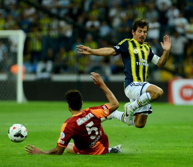 <p>Galatasaray, Aziz Yıldırım'ın FB başkanlığı döneminde 2 tane Avrupa kupası olmak üzere sayısız kupa kazandı.. Allah uzun ömürler versin.</p>