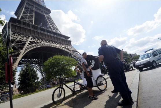 <p><strong>Fransa</strong><br /><span style="line-height: 13pt;">Verilere g&ouml;re İtalya'yı yaşlı n&uuml;fus fazlalığında Fransa takip ediyor. Yaş ortalamasının 40,2 olduğu &uuml;lkenin yaşlı n&uuml;fus oranı y&uuml;zde 5,5 olarak hesaplandı</span></p>