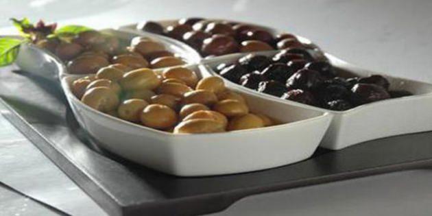 <p>Zeytin ve peynirin kahvaltılık olduğunu kabul ettiyseniz</p>