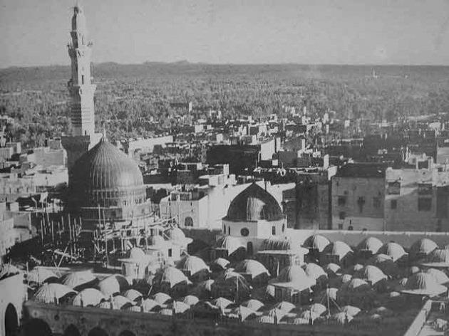 <p>El-Bakî Medine'nin dışında bulunmaktadır ve yeri bizzat Hz. Muhammed sav tarafından seçilmiştir.</p>