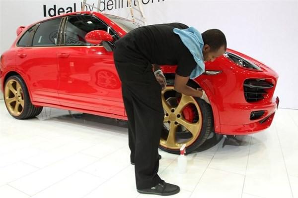 <p>Porsche Cayenne</p>