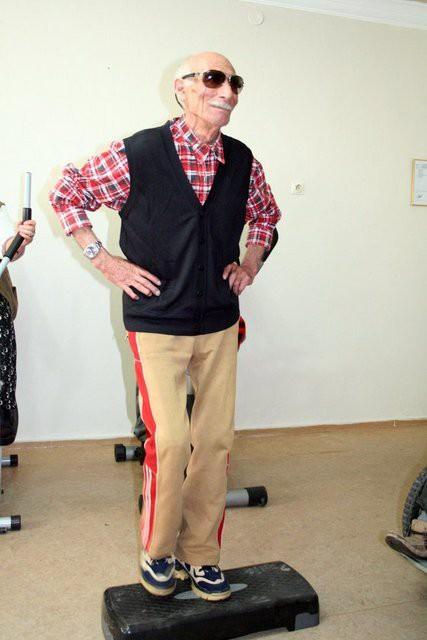 Erzincan 100. yıl Atat&uuml;rk Huzurevi sakinleri, artık g&uuml;ne 'Gangnam Style' şarkısı eşliğinde spor yaparak başlıyor.