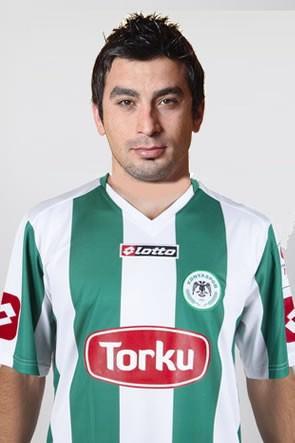 GÖKHAN EMRECİKSİN (ELAZIĞSPOR) Ligin yeni takımlarından Elazığspor, bir dönem Fenerbahçe'ye kadar yükselen ama umduğunu bulamayan Gökhan Emreciksin'i Konyaspor'dan renklerine kattı.