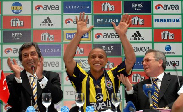 Futbol takımının başına Zico'yu getiren Yıldırım, Fenerbahçe'ye dünyaca ünlü bir futbolcu getirme niyetindeydi. Bunun sonucunda Real Madrid'in dünyaca ünlü sol beki Roberto Carlos ile anlaşmaya varıldı.