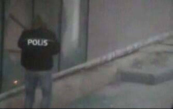 Hakkari İl Emniyet Müdürlüğü tarafından yapılan yazılı açıklamada "bölücü terör örgütünün eylem ve faaliyetlerinin deşifre edilmesi ve engellenmesine yönelik Hakkari İl Merkezi ve Yüksekova İlçesinde gerçekleştirilen operasyonel çalışmalar kapsamında bölücü terör örgütünün kırsal alan faaliyetlerine katılmak üzere örgüt mensupları temin eden/eleman aktarımı faaliyetleri gerçekleştiren, terör örgütü adına silahlı/ El Bombalı, Molotof Kokteylli Saldırı hazırlığı içerisinde bulunan, Güvenlik Güçleri, Üniversite ve diğer Öğrenim Kurum ve Kuruluşlarına yönelik gerçekleştirilen bombalı, Molotof Kokteylli, Havai Fişekli, taşlı saldırı eylemlerini organize ettikleri/katıldıkları/ yönlendirdikleri tespit edilen toplam (9) şüpheli yakalanarak gözaltına alınmıştır" denildi.