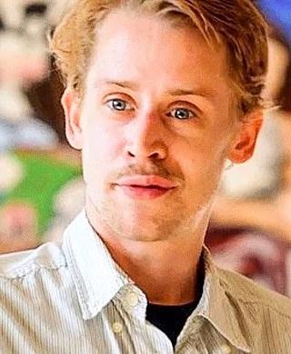 <p>Kevin McCallister - Macaulay Culkin</p>