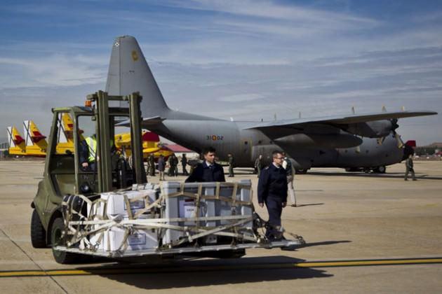 İspanya 5 yıl süren hukuk mücadelesini kazanmasının ardından, 500 milyon dolarlık definesine kavuşuyor. Amerikan şirketi tarafından Portekiz kıyılarında bulunan 17 ton ağırlığındaki gümüş ve altın sikkeler, Amerika'dan İspanya'ya götürülüyor.