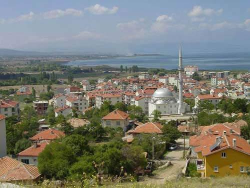 <p>Beyşehir Nüfusu: 72,712 Bağlı olduğu il: Konya</p>