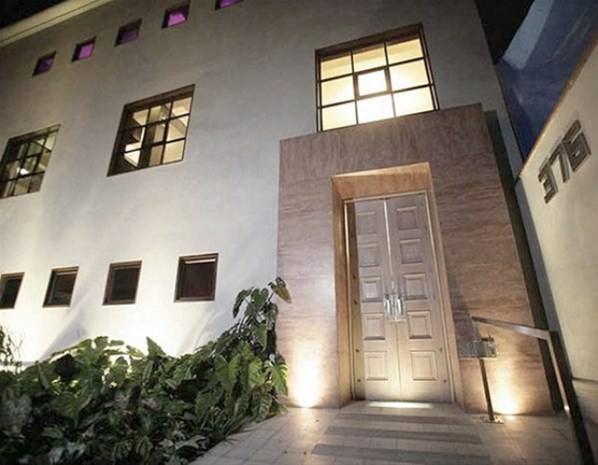 <p>Virgilio Martinez Japon, Vietnam, Fransız ve İtalyan mutfağındaki h&uuml;nerlerini bu restoranda buluşturdu. Yemekler mekanda hem geleneksel hem de modern y&ouml;ntemlerle pişiriliyor. (Photo: Central)</p>