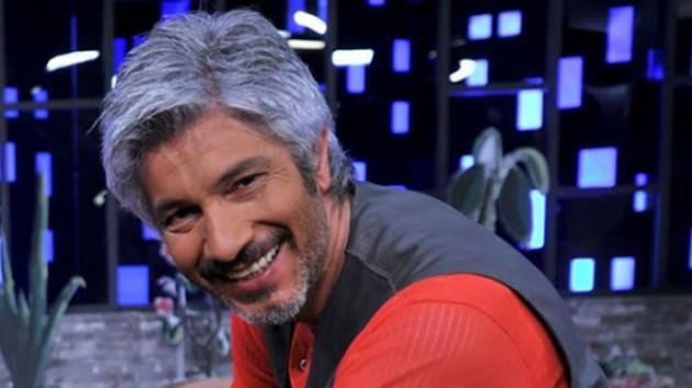 <p><strong>BEHZAT UYGUR</strong><br />GALATASARAY büyüksün büyük veda ettin.artık bi büyük gider:)</p>