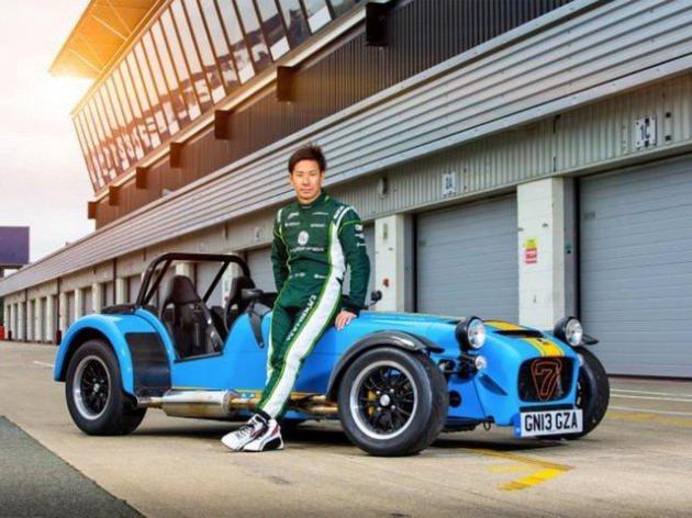 Kamui Kobayashi ve Caterham 620R
