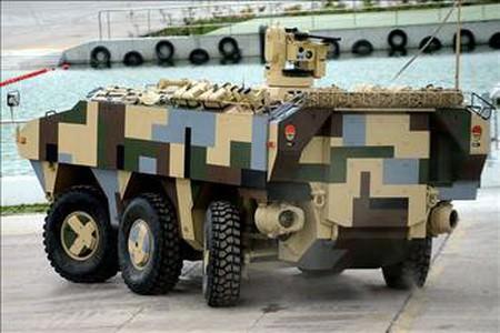<p>PARS - ZIRHLI MUHAREBE ARACI Pars 8x8 ismi verilen yeni nesil tekerlekli zırhlı aracın Pars 6x6 modeli de üretildi. Aracın motoru ön yerine ortaya yerleştirilerek yük dağılımı konusunda büyük avantaj sağlandı. Ön ve arkasında kameraların yer aldığı aracın görüş açısı benzer araçlara göre oldukça geniş tutuldu.</p>