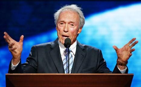 Hangi Hollywood &uuml;nl&uuml;s&uuml; hangi adayı desteklemişti, se&ccedil;im sonu&ccedil;ları kimleri &uuml;zd&uuml;, kimleri sevindirdi. İşte taraflardan ilki: Western filmlerinin unutulmaz oyuncusu Clint Eastwood sıkı bir Cumhuriyet&ccedil;i. Kaybeden tarafta olan Eastwood Romney'i destekliyordu.