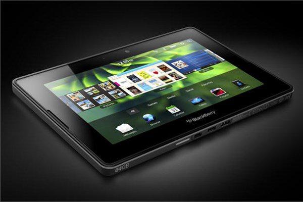 <p><strong>BlackBerry PlayBook</strong><br />
BlackBerry'nin ilk ve tek tableti, iPad'e rakip olmaktan çok uzak kaldı. Cihazın e-posta göndermek gibi basit bir iş için bile Bluetooth marka bir telefona bağlanması gerekiyor.</p>
