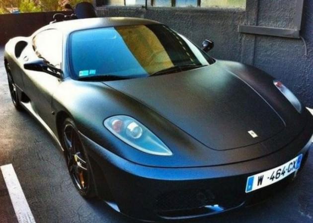 Hız tutkunlarının gözdesi olan İtalyan üretimi Ferrari'nin F430 modeli, 438 beygirlik motoru ve göz alıcı tasarımıyla dikkatleri çekiyor